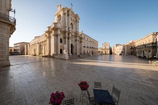 Ortigia Charme Piazza Duomo Lägenhet Syrakusa Exteriör bild