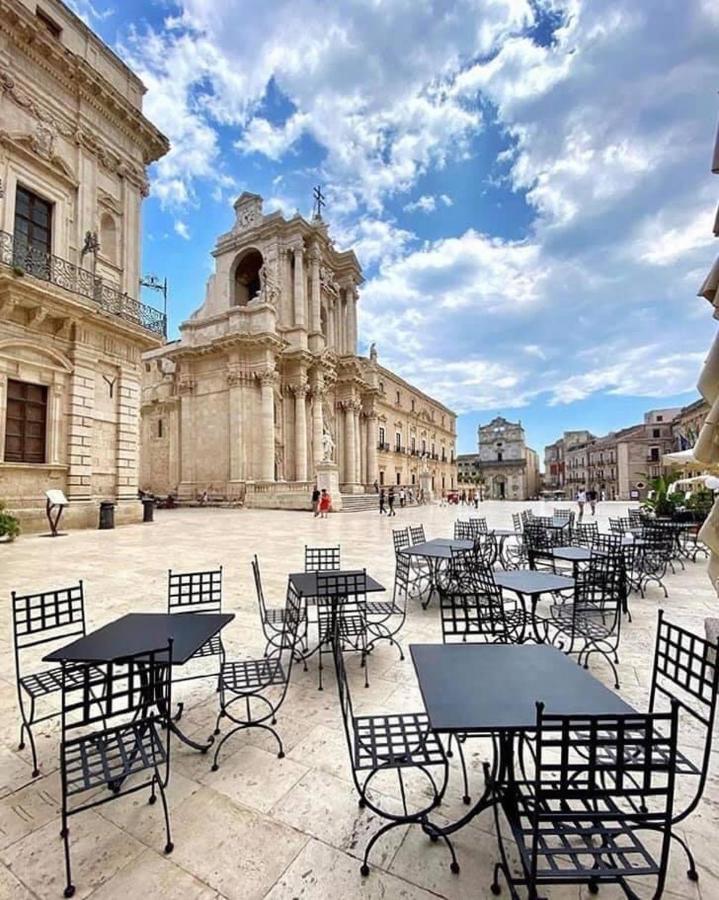 Ortigia Charme Piazza Duomo Lägenhet Syrakusa Exteriör bild